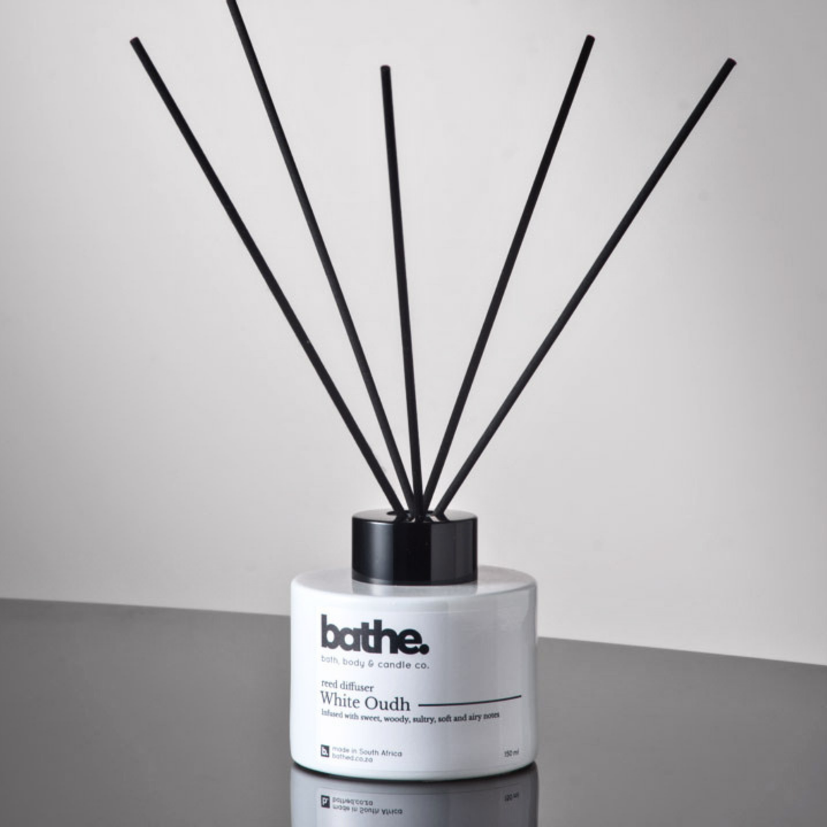 White Oudh reed diffuser